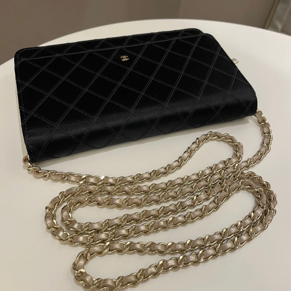 Chanel Quilted Wallet On Chain - Picture 7 of 11